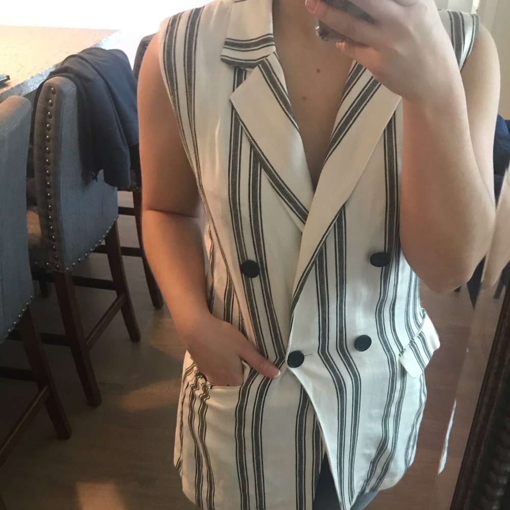 Stripped long and sleeveless jacket/vest/blazer